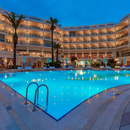 Pineta Park Deluxe 马尔马里斯